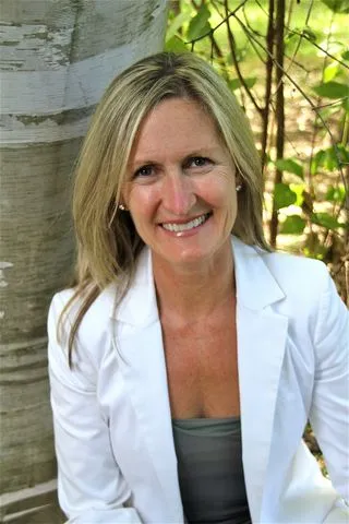 Dr. Leslie Lindsay